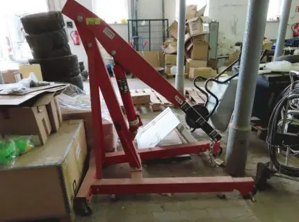 1 workshop crane, make DEMA, type WK 3 MH, load capacity: 3,000 kg, own weight 112 kg, serial no. 37924-0520-0016, year 2020