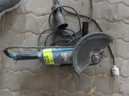1 two-hand angle grinder, make Makita, type GA9050R, 2,000 W, disc diameter 230 mm, serial no. 389576 R, year 2022