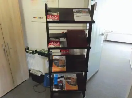 1 brochure stand, 4-tier, plastic, mobile