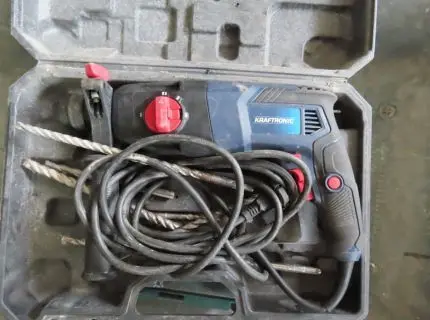 1 rotary hammer, make Kraftronic, type KT-BH 620 4F, 650 W, serial no. EB085920, year 05/2023, in case