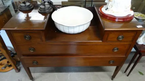 1 commode