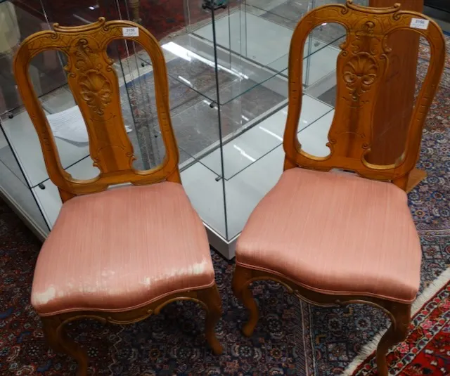 2 Stühle im Barockstil