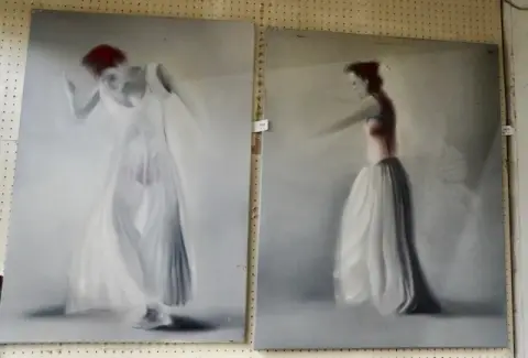2 Bilder "Tänzerin"