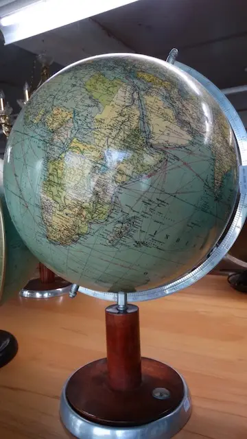 1 globe