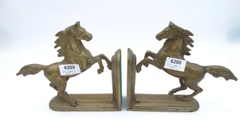 2 bookends "Horses"
