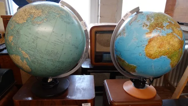 2 globusy