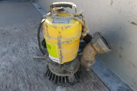 Wacker - udskiftningspumper 220 V med og uden svømmer-tilbehør