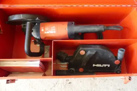 Hilti - Vinkelsliber 220 V i metalkuffert