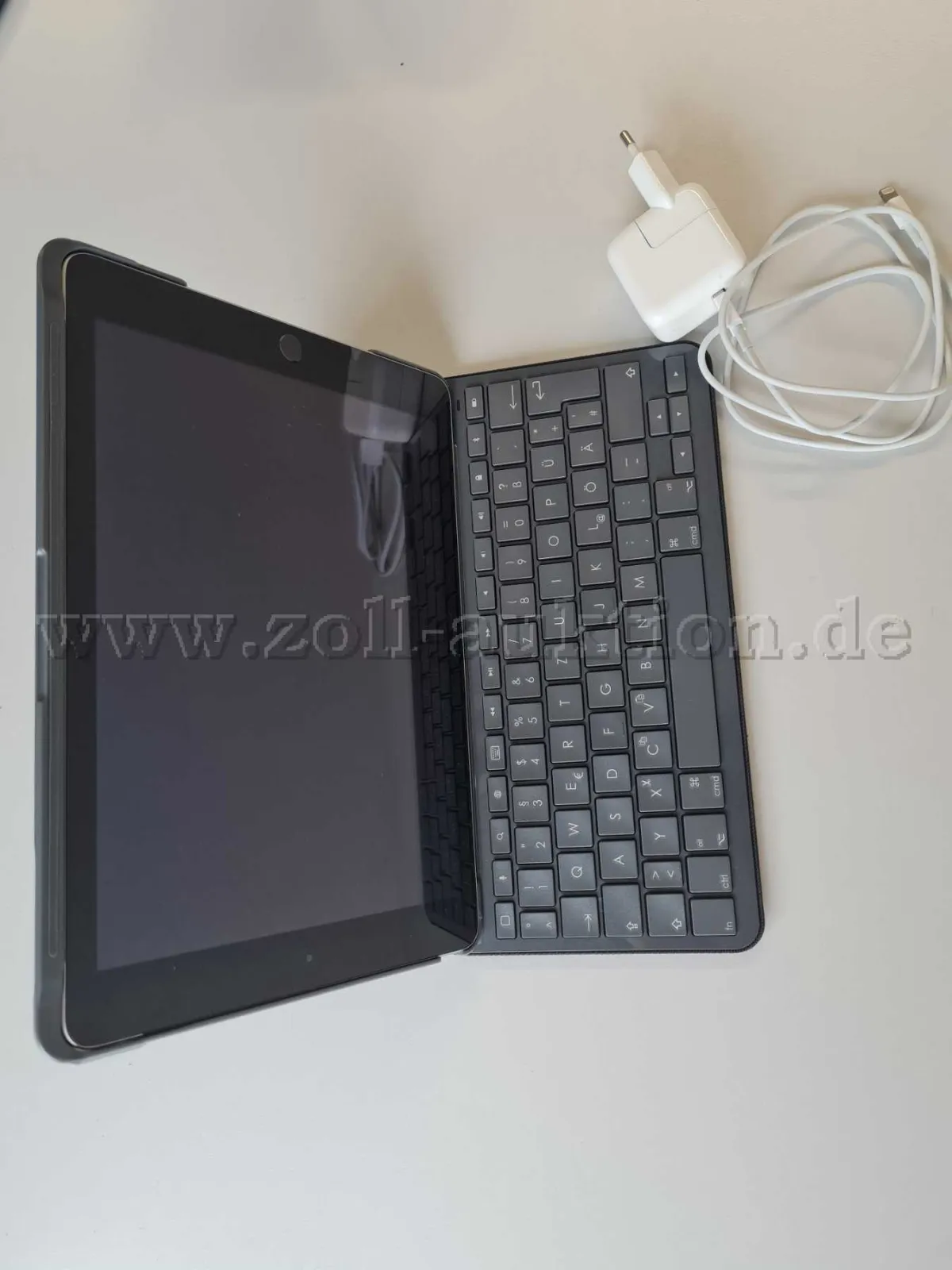 1 Apple iPad de 5.ª generación Wi-Fi + Cellular