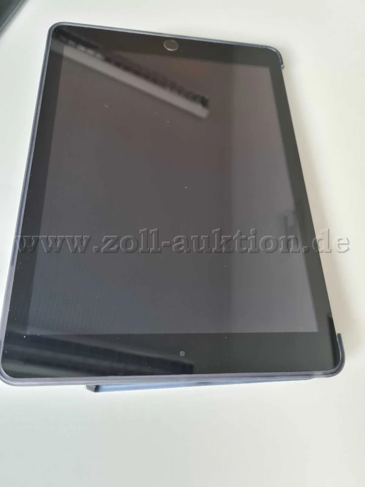 1 adet Apple iPad 5. nesil Wi-Fi + Cellular