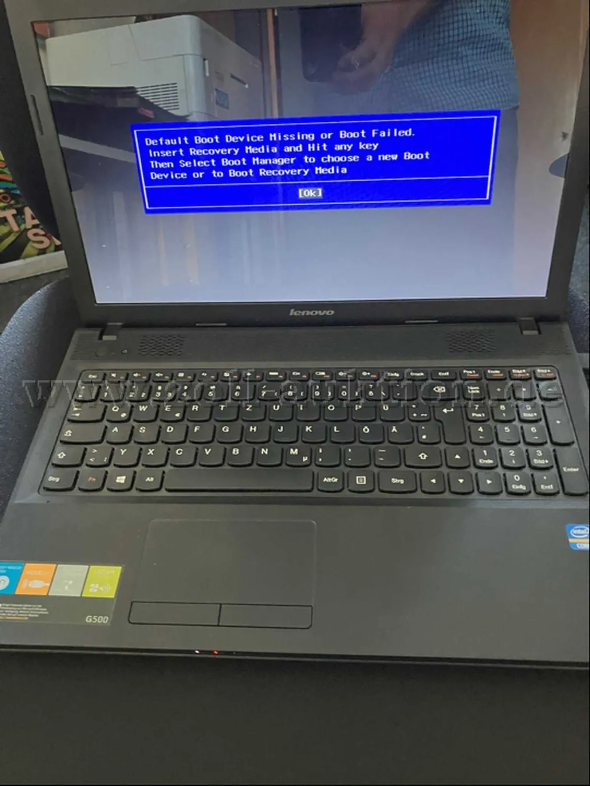 1 LENOVO G500 लैपटॉप, पावर सप्लाई के साथ, बिना ऑपरेटिंग सिस्टम (इस्तेमाल किया हुआ)