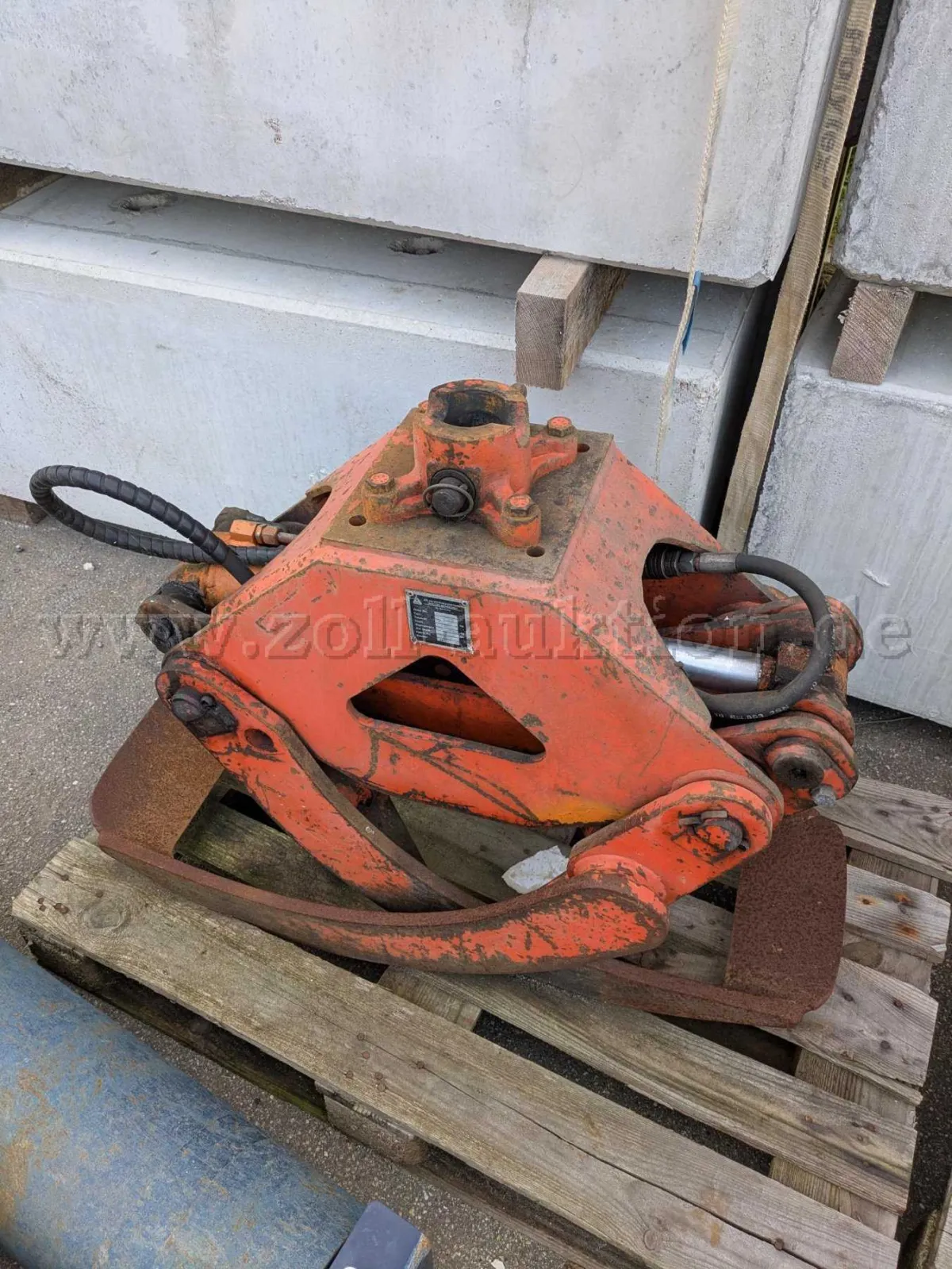 1 个木材抓斗 Atlas E40/1