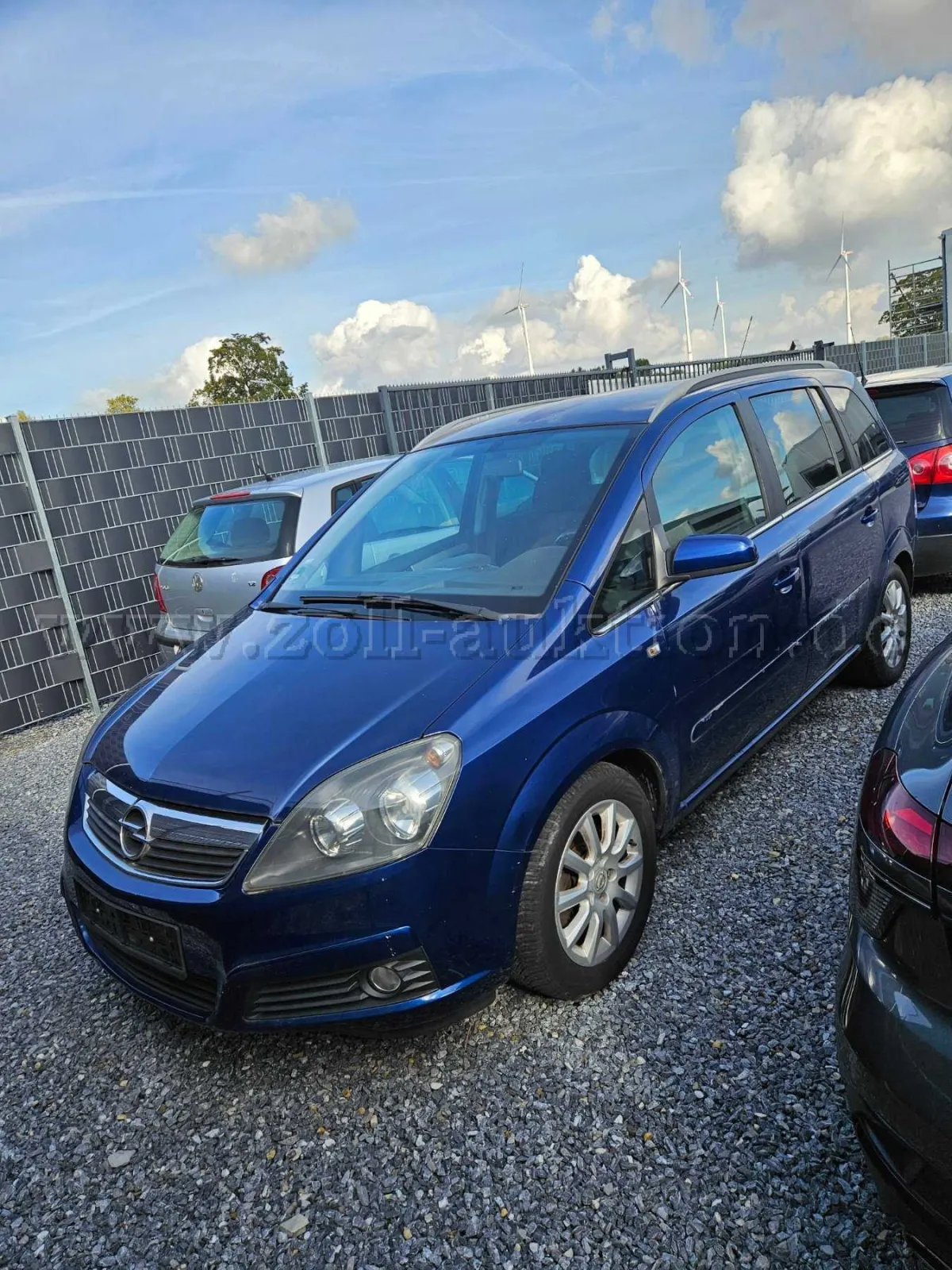 1 Opel Zafira पुर्ज़ा दाता के रूप में