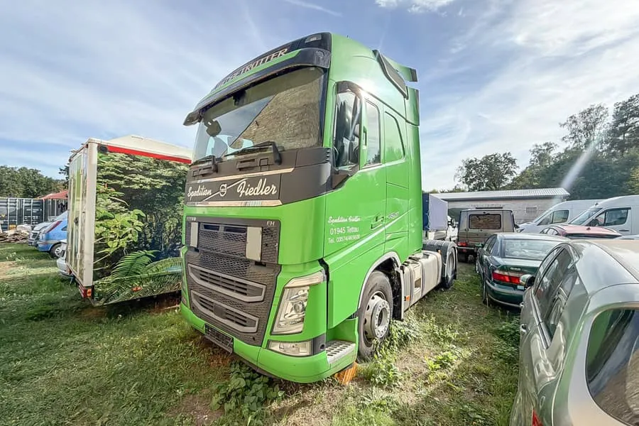 Cabeza tractora VOLVO FH 460, no apta para circular