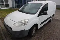 1 samochód dostawczy