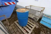 1 beczka olejowa 200 l