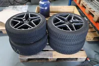 1 zestaw felg aluminiowych z oponami