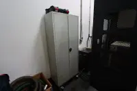 1 szafa z blachy stalowej