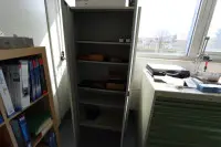 1 szafa ze stali blaszanej