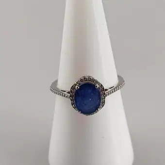 Anello con zaffiro e diamanti - platino 950.