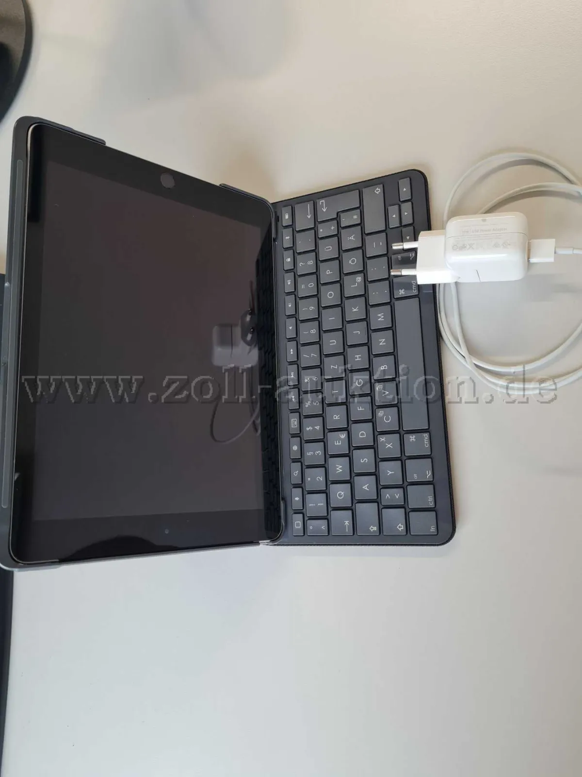 1 Apple iPad 5. nesil Wi-Fi + Cellular