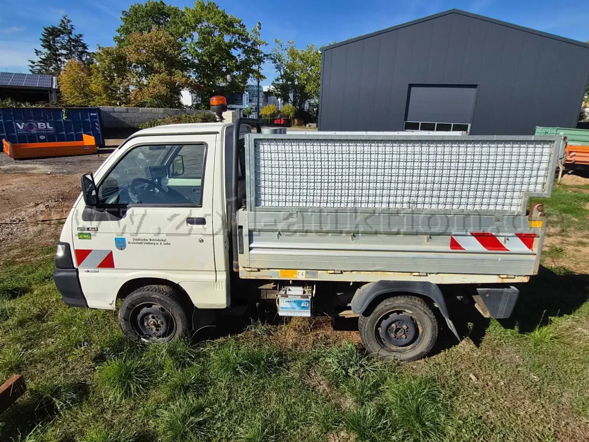 1辆Piaggio Porter S90自卸车四驱故障