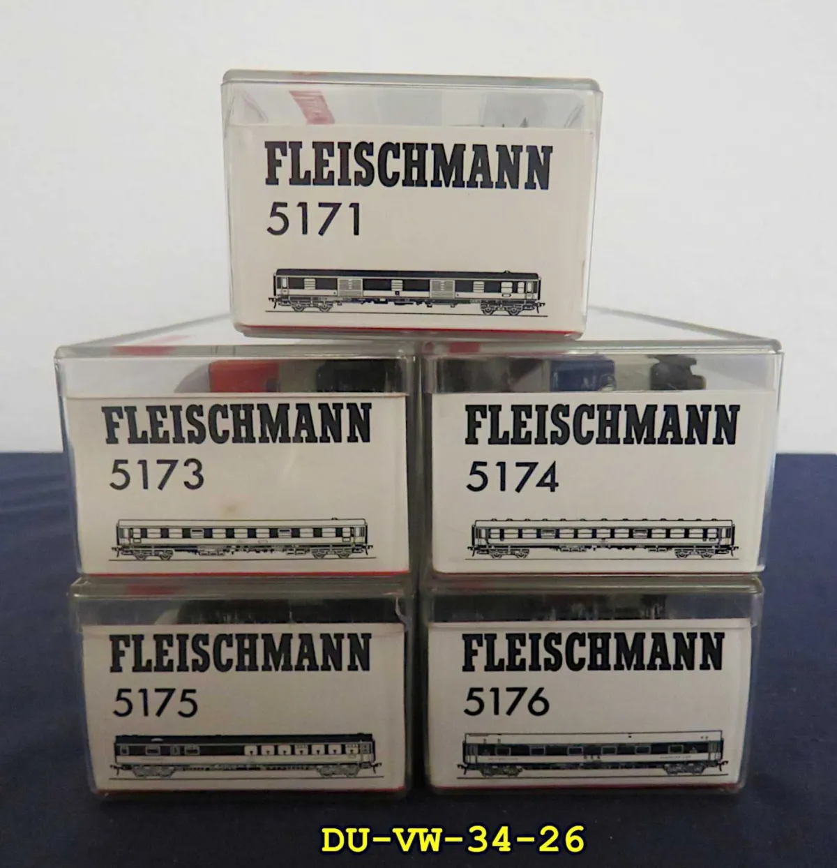 1套Fleischmann H0比例5节快车车厢组