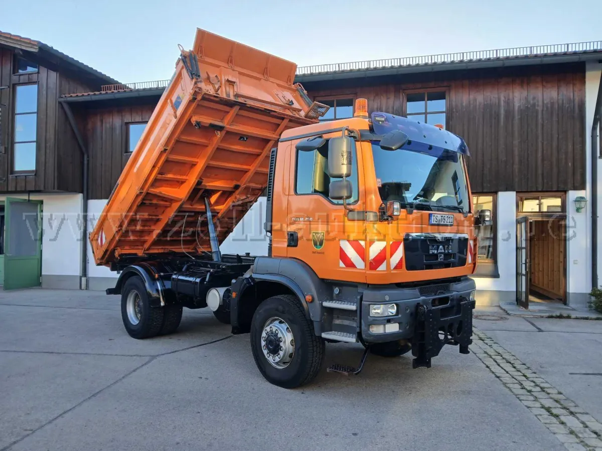 1 вантажівка MAN тип TGM 18.250 4x4 BB