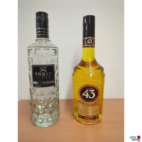 1 botella de vodka y 1 botella de licor
