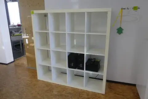 Scaffale, senza contenuto