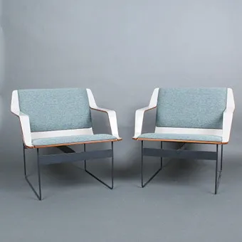 GÜNTER RENKEL. für REGO Mobile, Paar Lounge Sessel, Stahl und Sperrholz, Stoff, 1960er.