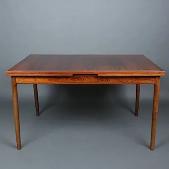 KAJ WINDING. Slagelse Møbelværk, Esszimmertisch mit '' Draw Leaves '', Rio-Palisander, Dänemark, 1970er.