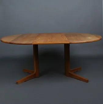SØREN NISSEN 和 EBBE GEHL。FDB Møbler。可伸缩餐桌,型号'' C69 '',橡木,1970年代。