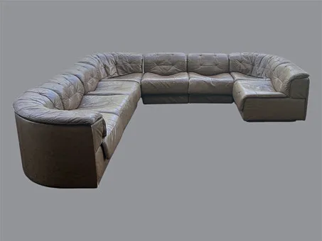 DE SEDE. 8-teiliges Modulsofa , Modell '' DS-11 '', Patchwork, Leder, Schweiz, 1970er.