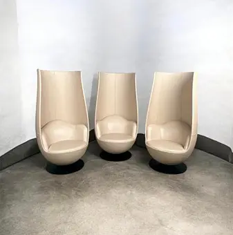 MARCEL WANDERS. für Cappellini. Drei '' Tulip '' Armchairs, Leder, 2010er Jahre, Italien.