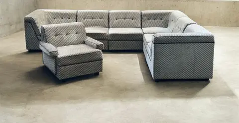 6-teiliges italienisches Modulsofa und ein Sessel der 1970er.