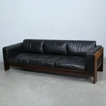 TOBIA & AFRA SCARPA. Gavina / Knoll, Dreisitzersofa / Couch, Modell 'Bastiano', Esche, Leder, Entwurf 1962, Italien.