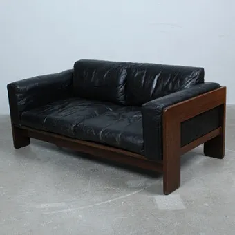 TOBIA & AFRA SCARPA. Gavina / Knoll, Zweisitzersofa / Couch, Modell 'Bastiano', Esche, Leder, Entwurf 1962, Italien.