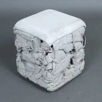 NICOLAS LE MOIGNE. für Swisspearl, Gartenhocker, '' Trash Cube '' UNIKAT.