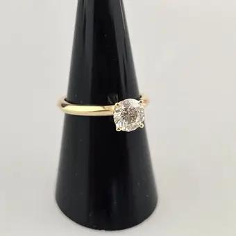 Anello in oro con brillante rotondo - oro giallo 14 K, 1,10 ct.