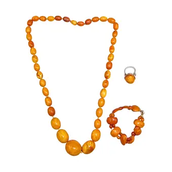 طقم مجوهرات من الكهرمان الطبيعي (BUTTERSCOTCH)، 3 قطع، عقد وسوار وخاتم، بإطار من الفضة 925.