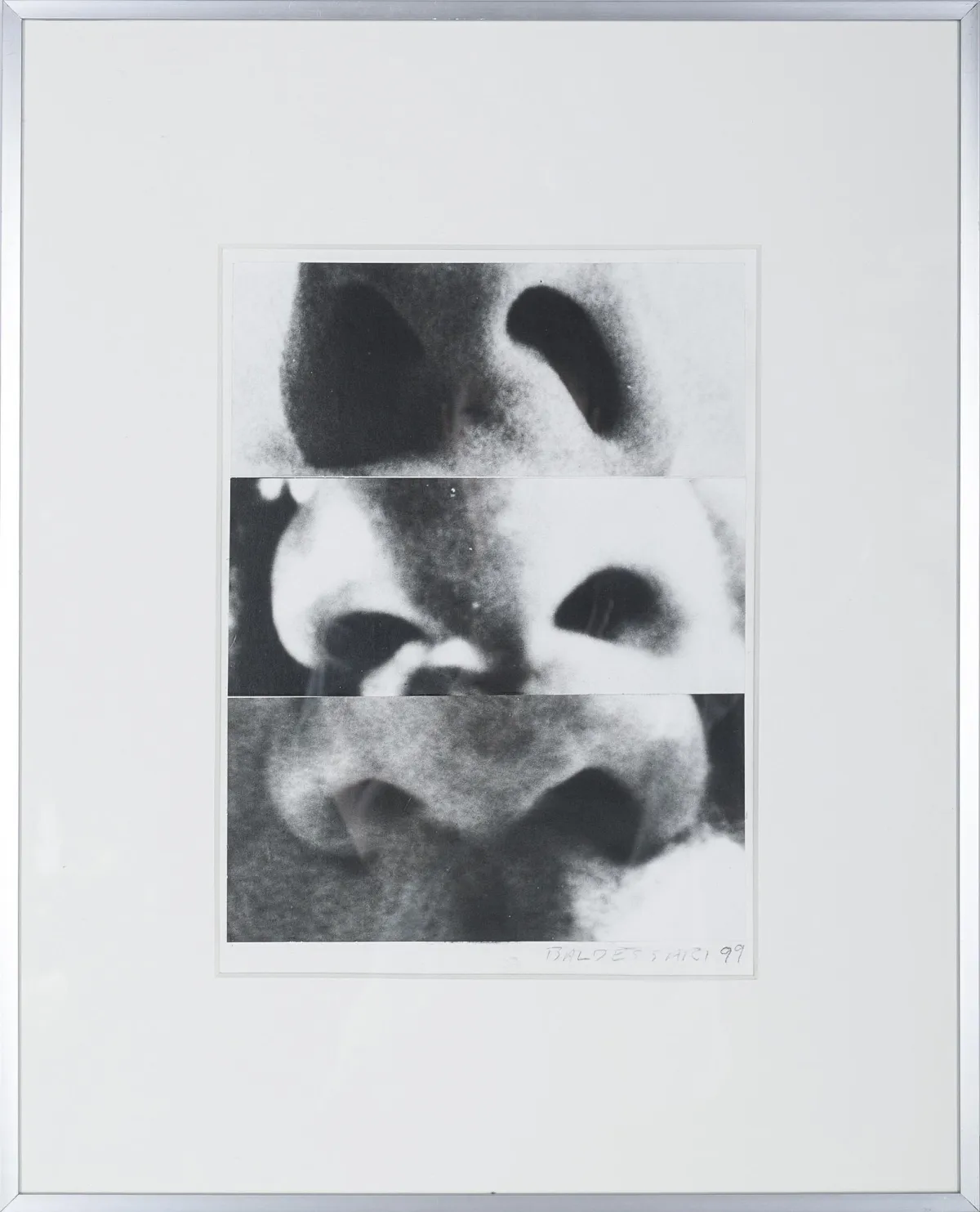 John Baldessari, oikeassa alakulmassa käsin sign., päiv. (19)99, National City 1931 – 2020 Venetsia, ”Three Noses”, kollage kolmesta hopeagelatiinivedoksesta, 28,5…