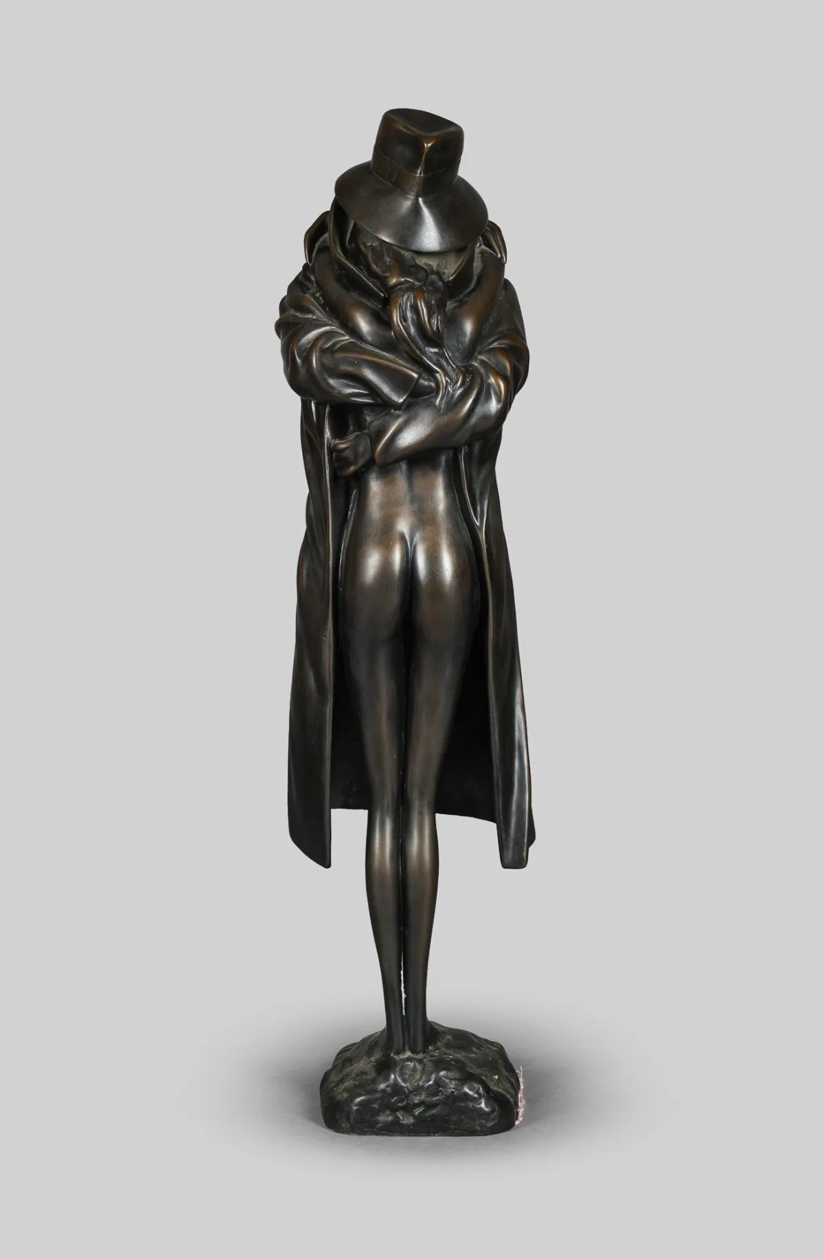Bruno Bruni, sign., monogrammi ja päiväys (19)85, Gradara 1935 – työskentelee Hampurissa, „Amanti“, pronssi, ruskea patina, valimon leima Venturi Arte, 6/90