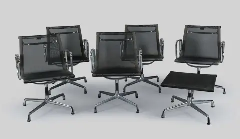 Charles Eames, fünf Armlehnstühle „EA 108“, und Ottomane, Entwurf 1958, Ausführung Vitra, Aluminium, verchromt, vier Ausleger, schwarzer…