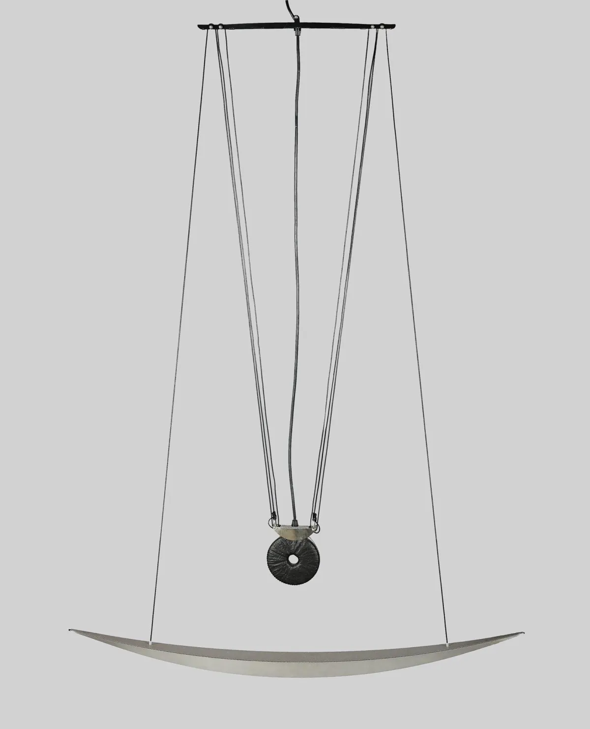 Georg Alexander Eisenhut GIO Lightille, riippuvalaisin «EN-TECE-EM», muotoilu 1988, ruostumaton teräs, korkeussäädettävä (muuntaja vastapainona), L = 100 cm, testaamaton