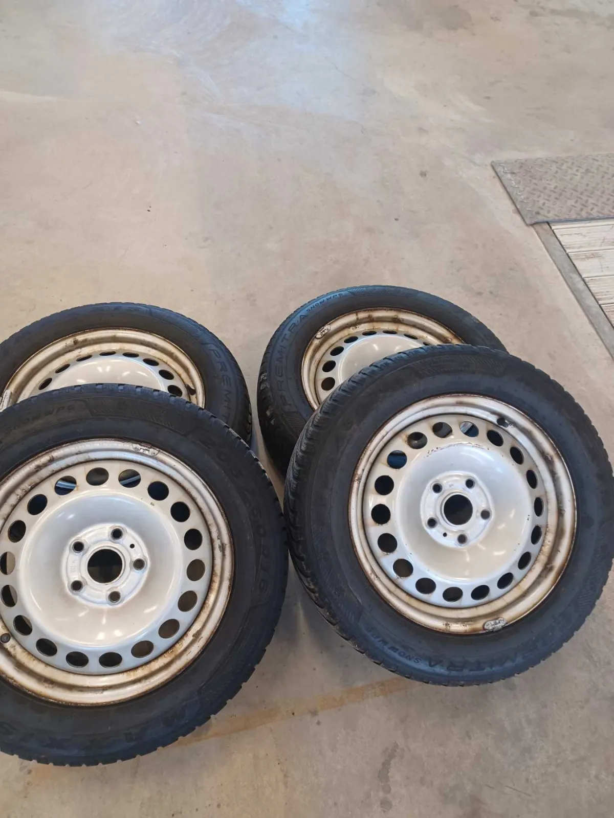 4 roți complete 205/60 R 16 96H (Maxxis Premita)