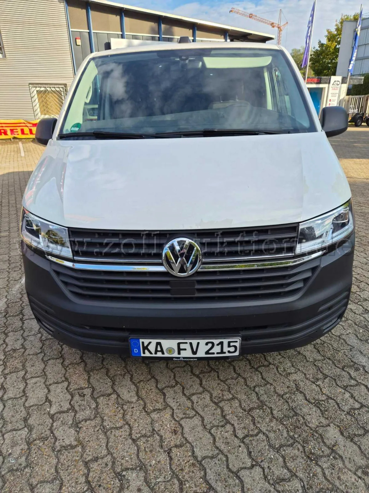 1 VW Transporter TDI T6 lungo, veicolo da riparare