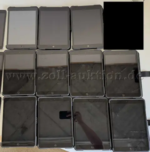 11 Apple iPad generația a 7-a / A2197 128 GB + husă