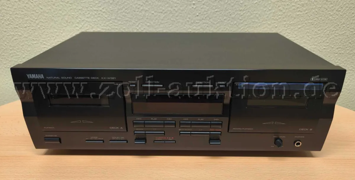1 台 Yamaha KX-W 321 双卡座(磁带录音机)