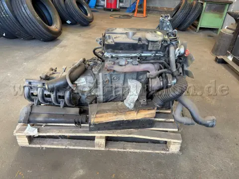 1 motor og gearkasse Mercedes Benz Sprinter Daimler Chrysler 208 CDI